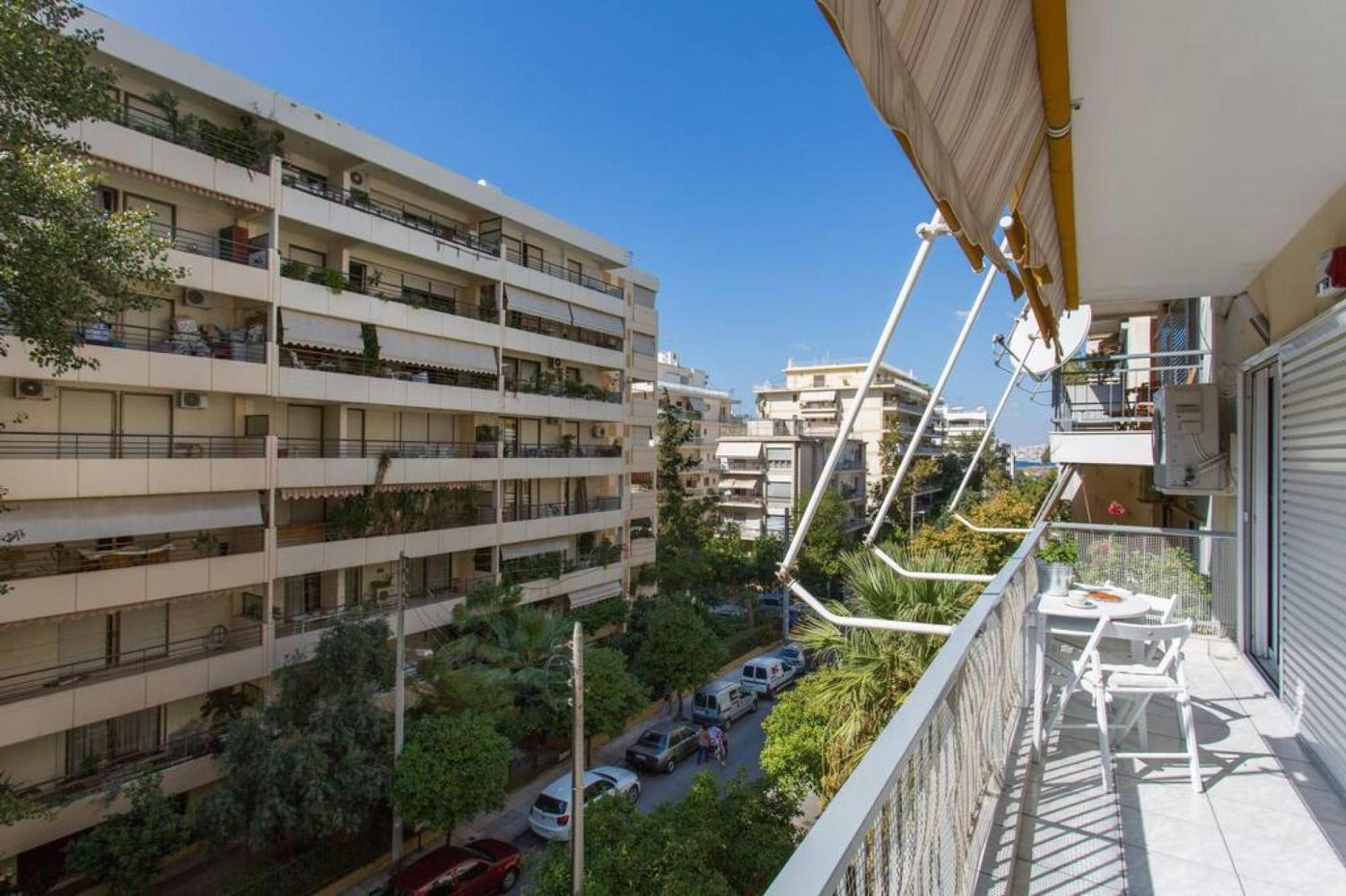 Ferienwohnung One Block From The Sea Family House At Floisvos Athen Exterior foto